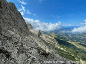 Alpenbergwanderung mit atemberaubender Aussicht.